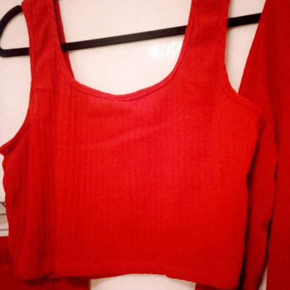 3 Piece Cardigan, Cropped Top and legging Set!! - Picture 3 of 4